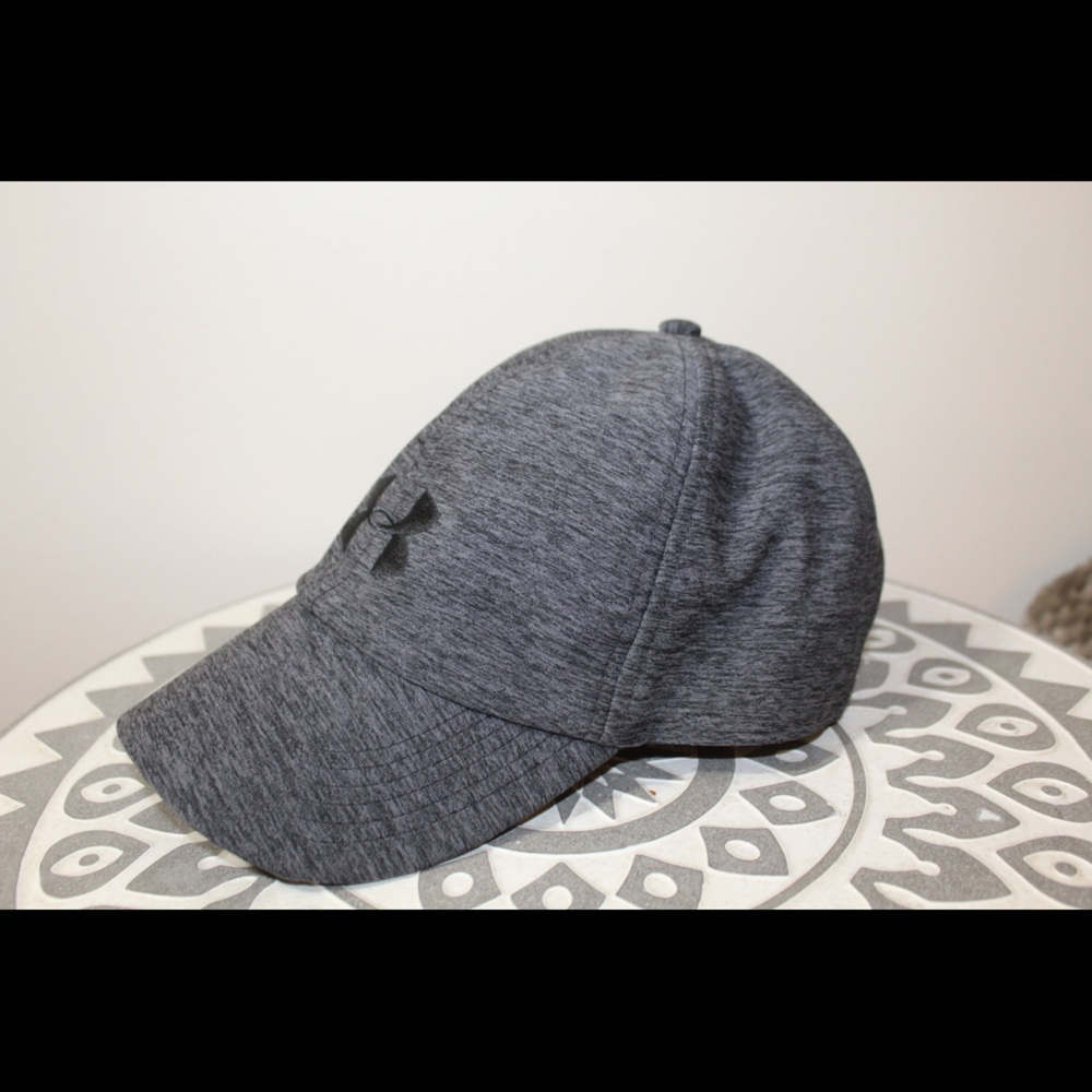Women’s under Armour hat